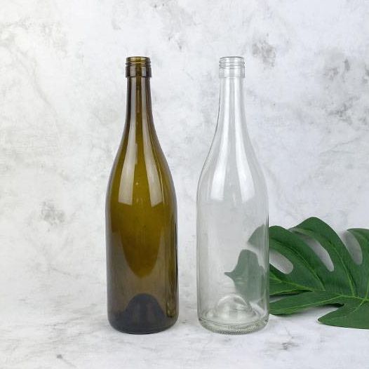 chai màu đỏ tía có nắp vặn