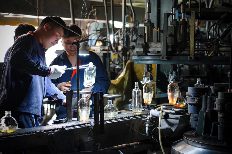 sản xuất chai thủy tinh số lượng lớn